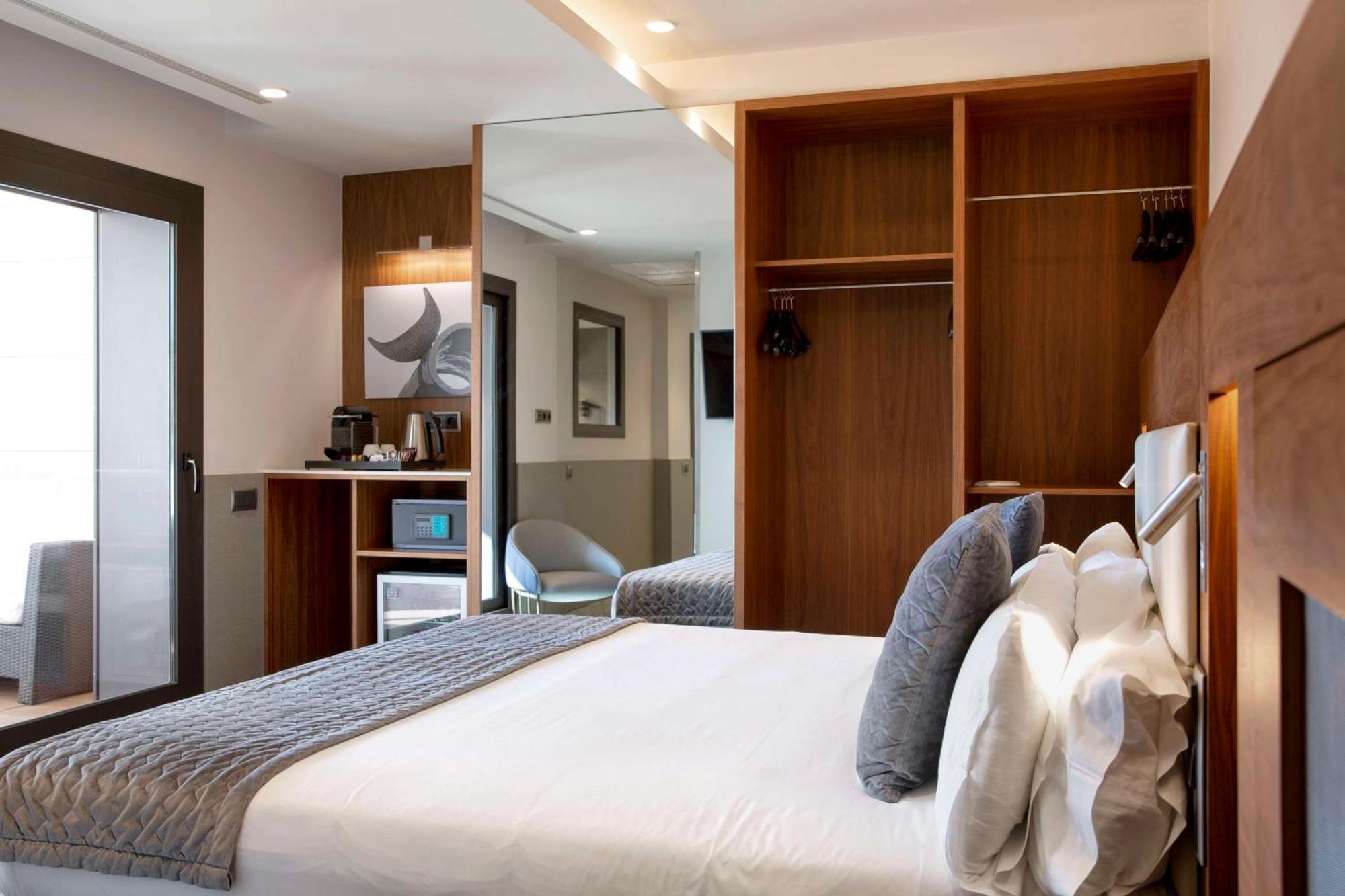 Best Western Premier Hotel Dante Barcelona Bagian luar foto